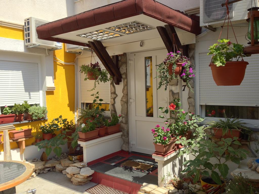 Guesthouse 7Even โมสตาร์ ภายนอก รูปภาพ